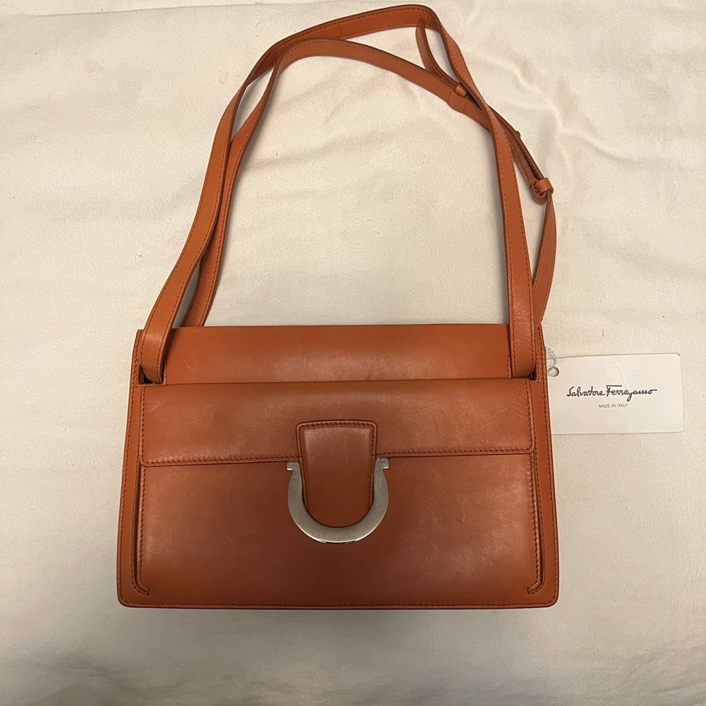 New!  Stylish luxury hand bag!